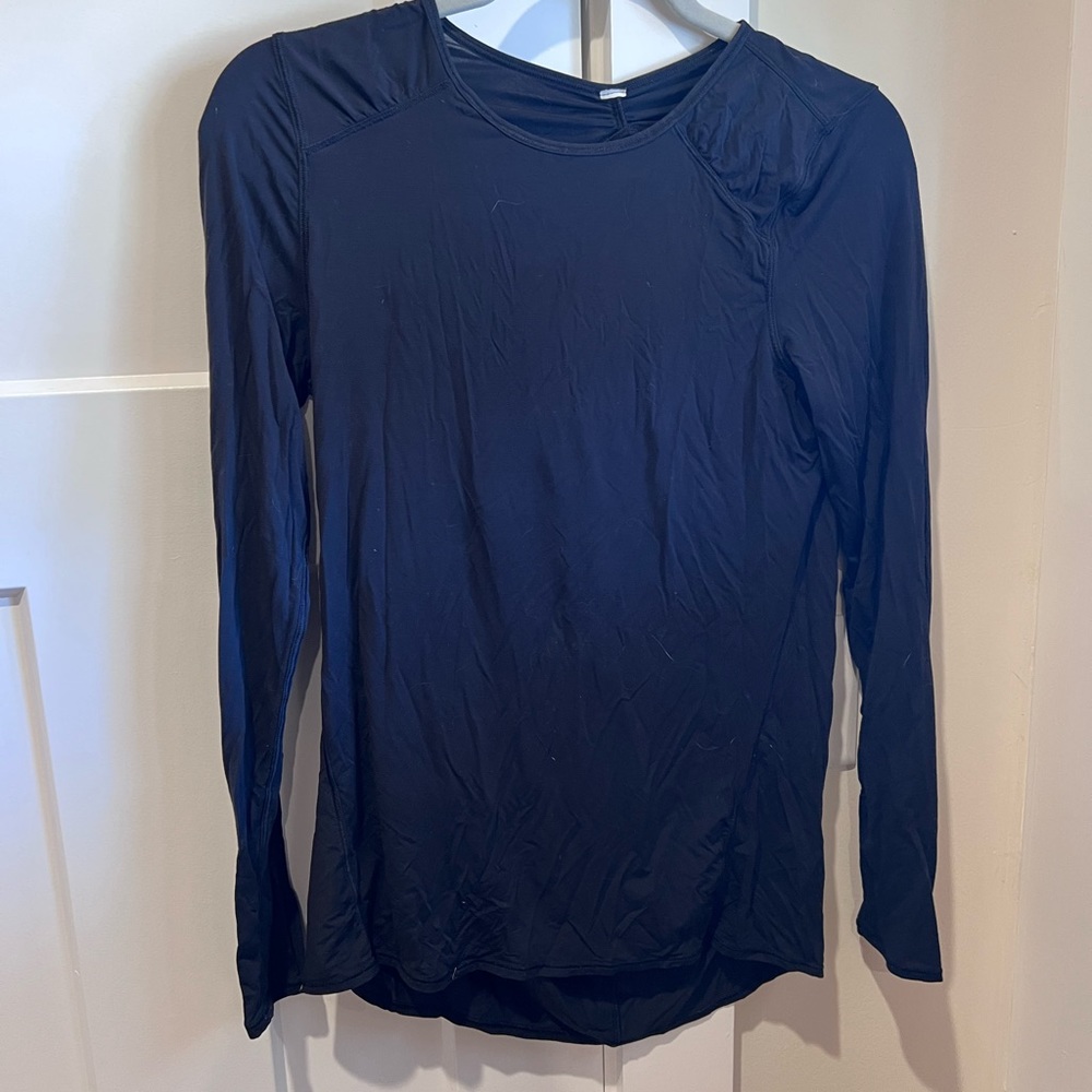 Lululemon cut out back long sleeve tee Size 4